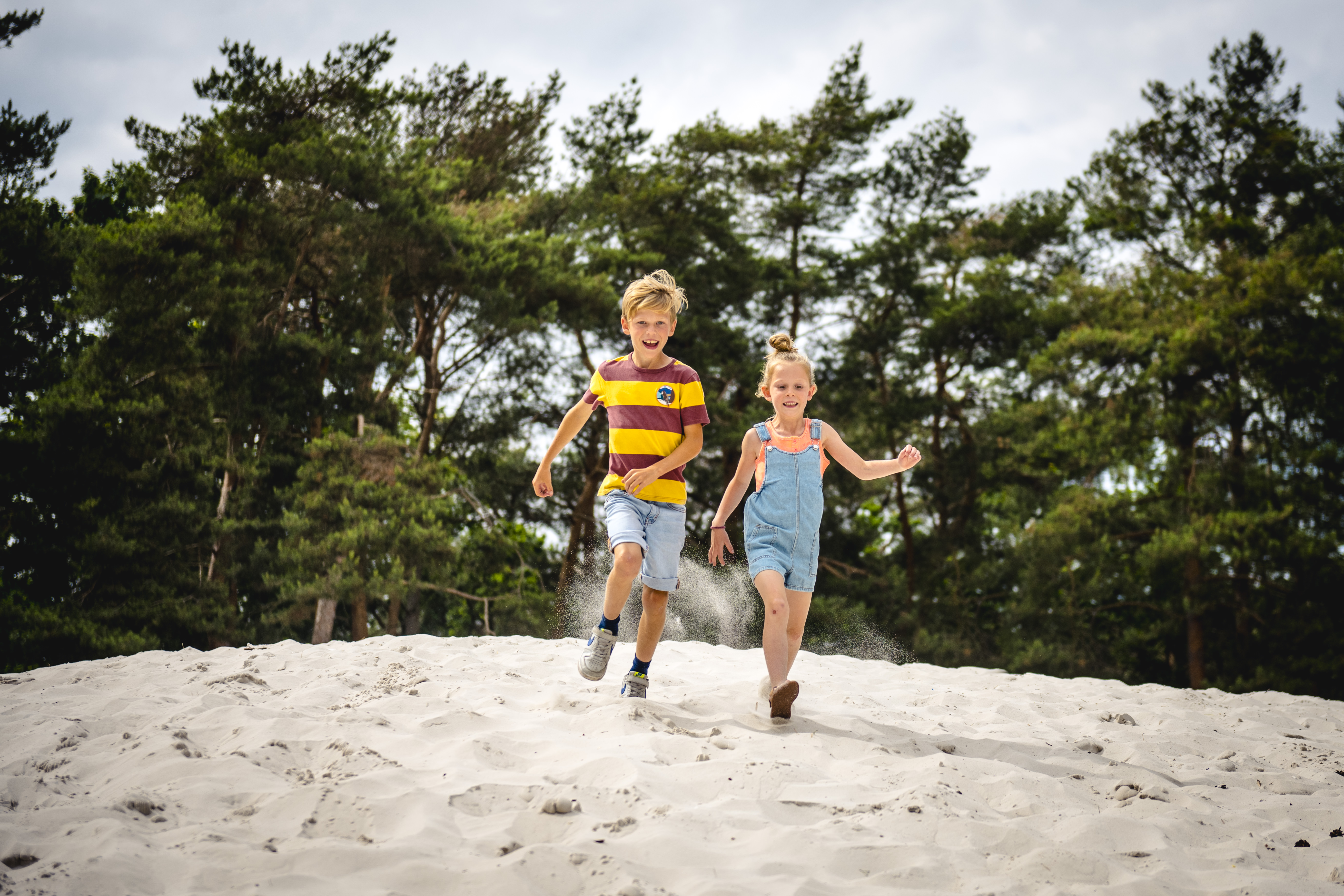 Spelen op de witte zandberg
